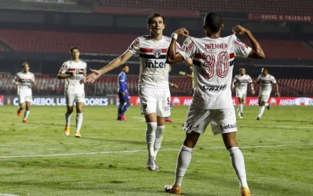 Fora da Libertadores, S&atilde;o Paulo goleia Binacional e vai disputar a Sul-Americana