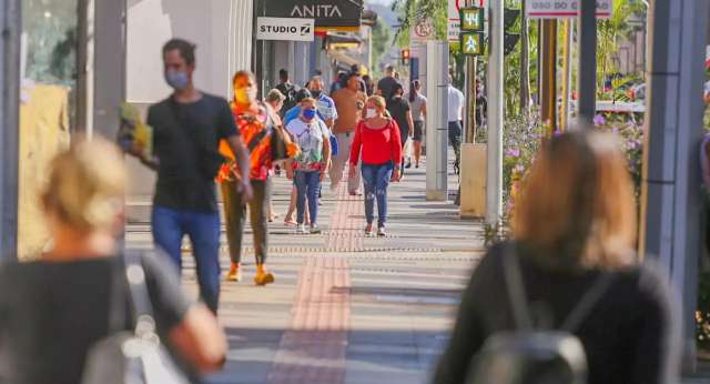 Comit&ecirc; emite alerta e lembra popula&ccedil;&atilde;o que pandemia n&atilde;o acabou