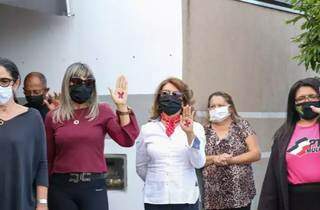 Protesto por morte de Carla Magalhães, em Campo Grande, usa &#34;Sinal Vermelho&#34; de campanha para incentivar denúncia (Foto/Arquivo: Paulo Francis)