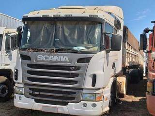 Item de maior valor é Scania avaliada em R$ 55 mil, mas que já recebeu lance de R$ 60 mil. (Foto: Reprodução leiloeiro)