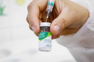 Vacina contra gripe em Campo Grande (Foto: Henrique Kawaminami/Arquivo)