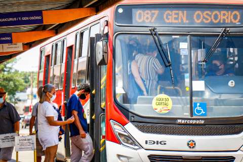 Terminais de &ocirc;nibus da Capital voltam a funcionar at&eacute; 23h30