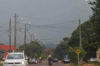 Tarde come&ccedil;a com chuva na Capital e term&ocirc;metros marcando 30&deg;C