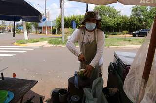 Quem vende &aacute;gua de coco tem &quot;respiro&quot; com fluxo no Parque das Na&ccedil;&otilde;es Ind&iacute;genas