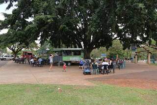 Quem vende &aacute;gua de coco tem &quot;respiro&quot; com fluxo no Parque das Na&ccedil;&otilde;es Ind&iacute;genas