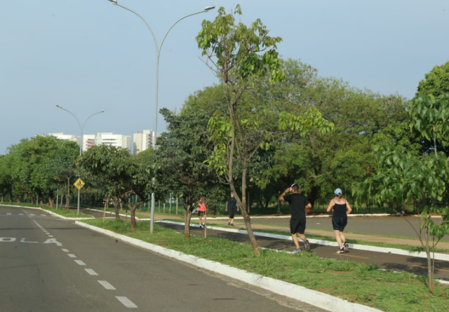 Dia amanhece com c&eacute;u aberto, mas previs&atilde;o &eacute; de pancadas de chuva em MS 