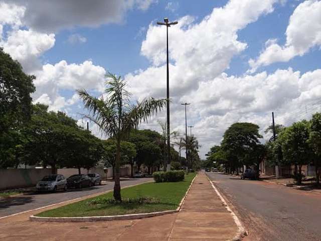 Homem espanca e acorrenta esposa na frente dos filhos