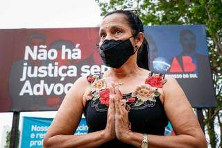 Edeves Carvalho, mãe do policial morto em acidente. (Foto: Henrique Kawaminami)