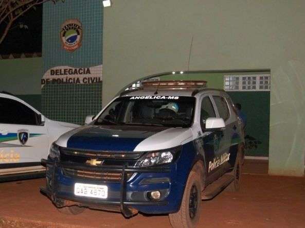 Homem n&atilde;o aceita fim de casamento, invade casa e sequestra a ex