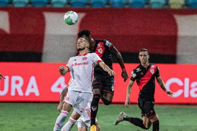 Com reservas, Inter bate Atl&eacute;tico-GO e fica perto das quartas da Copa do Brasil