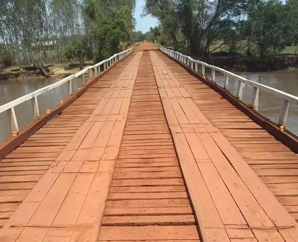 C&oacute;rrego Pedro Gomes e Rio Dourados v&atilde;o receber novas pontes de concreto