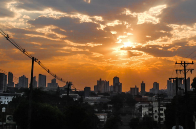 S&aacute;bado ser&aacute; de sol com chuva em &aacute;reas isoladas e temperatura m&aacute;xima de 33&ordm;C 