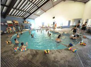 Centros realizam atividades como natação, no Vovô Ziza. (Foto: Arquivo)