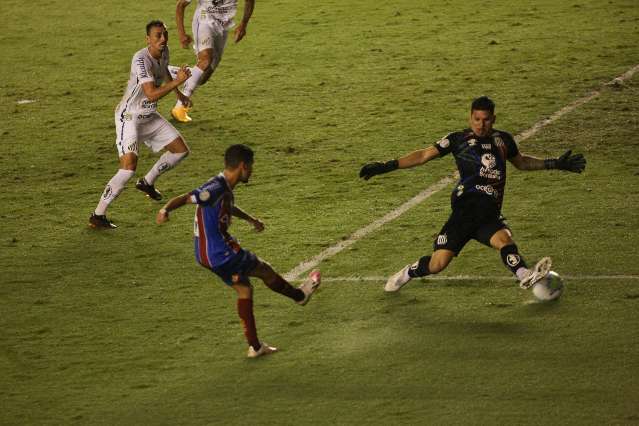 Santos s&oacute; precisa de 45 minutos para fazer 3 gols e derrotar o Bahia na Vila