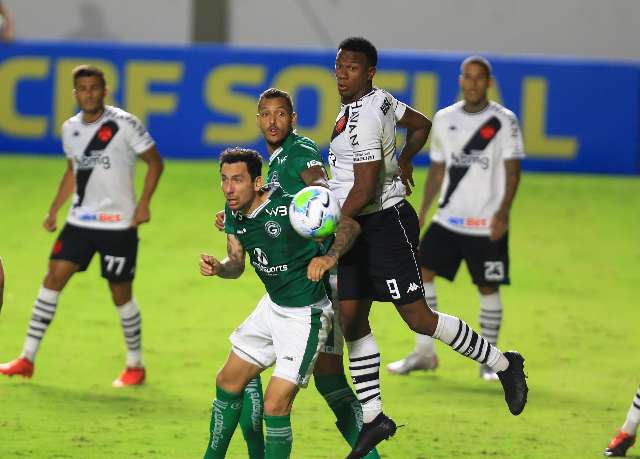 Em jogo fraco, Vasco leva sustos e empata com o lanterna Goi&aacute;s fora de casa