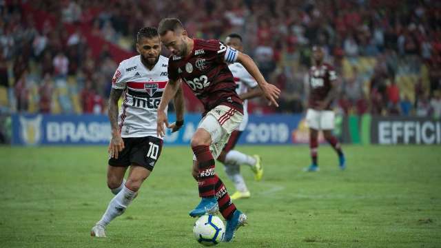 Flamengo e S&atilde;o Paulo fazem o cl&aacute;ssico desse domingo pelo Brasileir&atilde;o