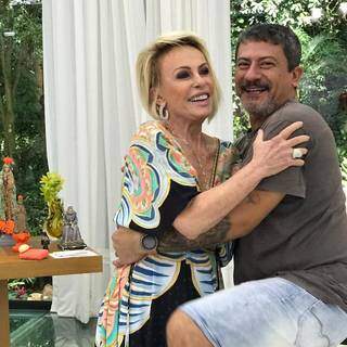 Desde 1996, Tom Veiga participava diariamente do programa matinal &#34;Mais Você&#34; junto a apresentadora Ana Maria Braga (Foto: Reprodução/Instagram)