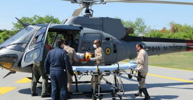 Ribeirinho cai do cavalo e &eacute; resgatado em helic&oacute;ptero da Marinha 