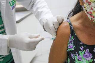 Vacinação na UBS Estrela Dalva (Foto: Paulo Francis/Arquivo)