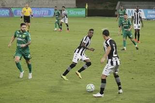 Cuiab&aacute; suporta press&atilde;o, segura o 0 a 0 e elimina o Botafogo na Copa do Brasil