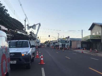 Colisão com poste deixou 3,7 mil consumidores sem luz 