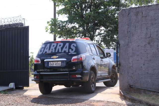 Trio &eacute; preso tentando abrir conta em banco com documentos falsos