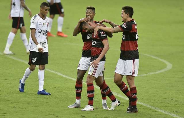 Com 2 de Pedro, Flamengo vence Athletico-PR de novo e avan&ccedil;a na Copa do Brasil