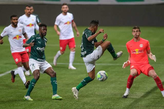 Diante do observador Abel Ferreira, Palmeiras elimina o Red Bull Bragantino