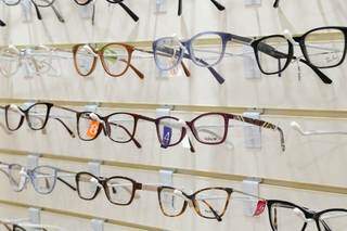 Que renovar os óculos de grau pagando a metade do preço? (Foto: Kísie Ainoã)