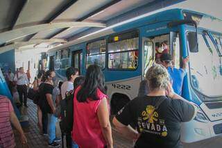 Apesar de libera&ccedil;&atilde;o, embarque nos terminais continua pela porta da frente