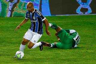 Gr&ecirc;mio volta a vencer Juventude e leva &uacute;ltima vaga nas quartas da Copa do Brasil