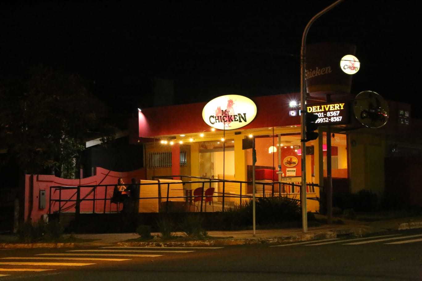 Restaurante fica na esquina da Rua Manoel Inácio de Souza com a Avenida Ceará. (Foto: Kisie Ainoã)