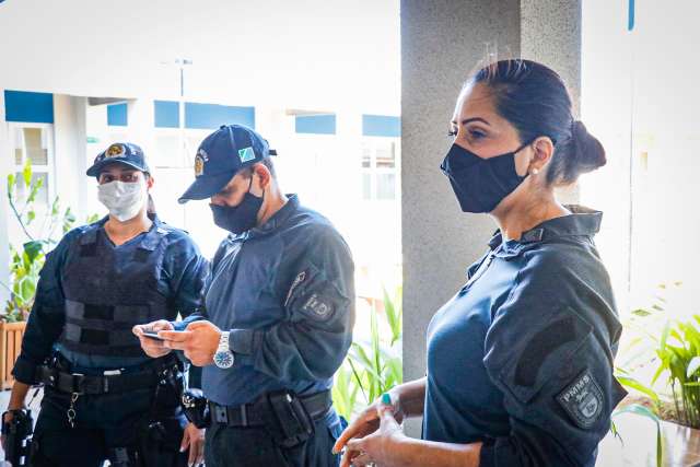 &lsquo;Rede do bem&rsquo; denuncia e pai que engravidou filha &eacute; preso ap&oacute;s 15 anos de abusos