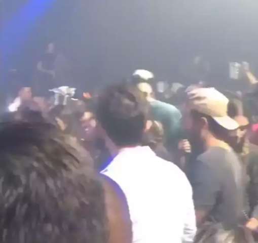 &ldquo;Vai dormir pirralho&rdquo;, responde Valley, lotada de novo, a protesto no Instagram