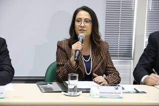 A defensora pública e coordenadora do Nudeca Débora de Souza Paulino (Foto: Divulgação/Defensoria Pública)