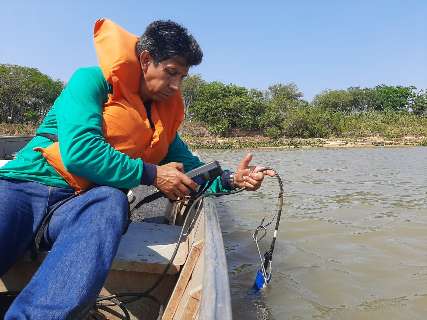 Amostras são coletadas para  detectar impacto de incêndios em rios do Pantanal
