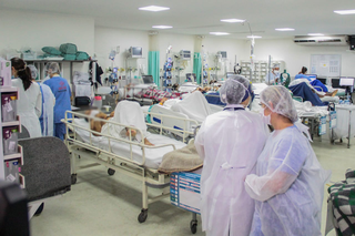 Com sal&aacute;rios atrasados, neurocirurgi&otilde;es param na Santa Casa