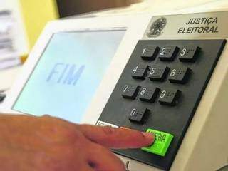 No dia 15, eleitor vai depositar votos para prefeito e vereador na urna eletrônica (Foto: Campo Grande News/Arquivo)