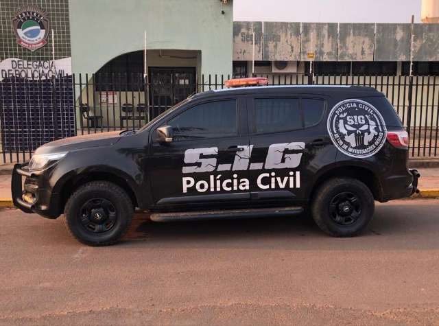 &ldquo;Cansado de correr da pol&iacute;cia&rdquo;, fugitivo avisa delegacia e &eacute; preso 