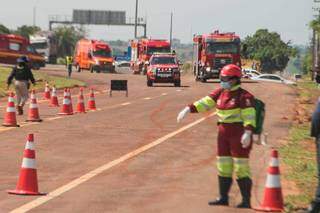 Em simulado na BR-163, equipes atendem 2 feridos e controlam vazamento de etanol