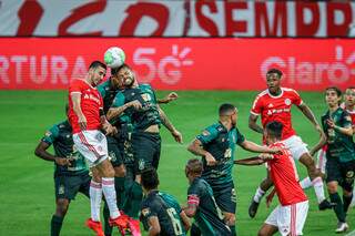 Na reestreia de Abel Braga, Inter perde do América-MG na Copa do Brasil Na reestreia de Abel Braga, Inter perde do América-MG na Copa do Brasil