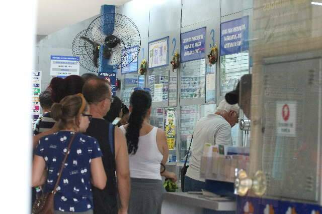 Bol&atilde;o com 17 pessoas na Capital fatura a Quina na Mega-Sena