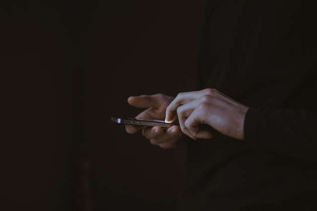 Os 5 melhores aplicativos espi&otilde;es para Iphone