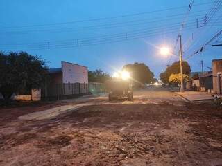 Enxurrada abre cratera com 5 metros de profundidade 