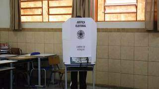 Cabine de votação em sessão eleitoral em 2018 (Foto: Paulo Francis/Arquivo)