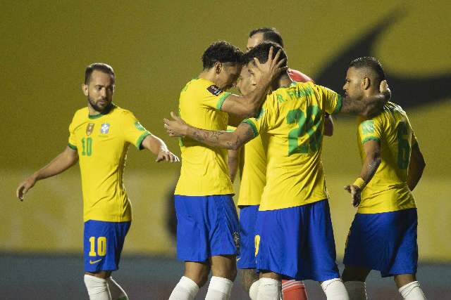 Sele&ccedil;&atilde;o brasileira joga mal, mas vence a Venezuela e segue 100%