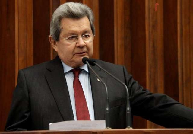 Corpo de deputado ser&aacute; velado a partir das 12h em est&aacute;dio 
