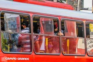 Maioria est&aacute; &quot;fugindo&quot; do transporte coletivo durante pandemia