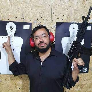 Loester é conhecido por defender uso de armas. (Foto: Redes sociais) 