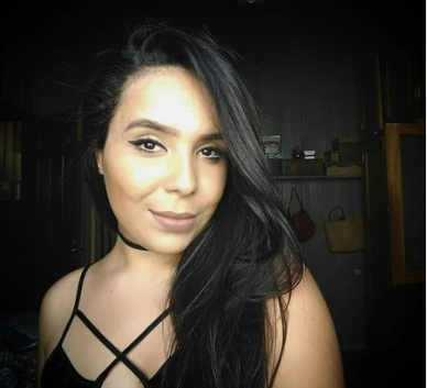 Psic&oacute;loga morre ap&oacute;s colidir motocicleta contra &aacute;rvore e muro